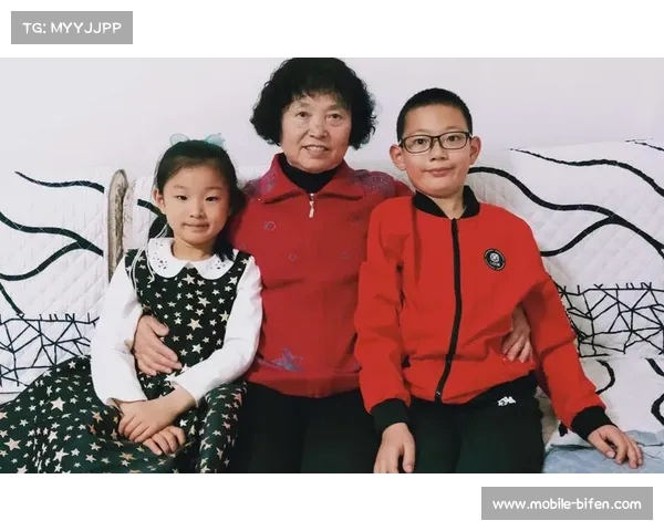 徐根宝感慨弟子探访带来的幸福时光与天伦之乐 徐根宝感慨弟子探访带来的幸福时光与天伦之乐